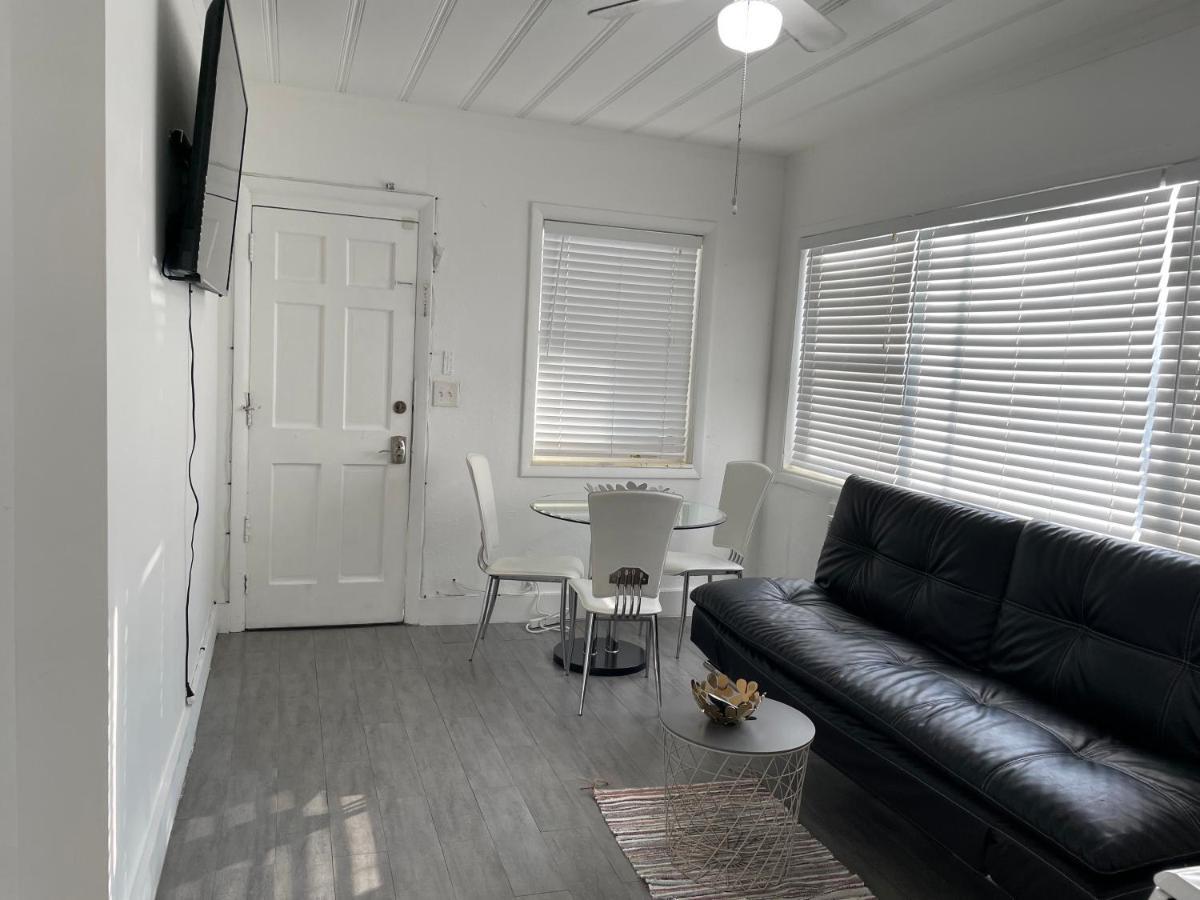 Trendy Studios In Hollywood Bagian luar foto