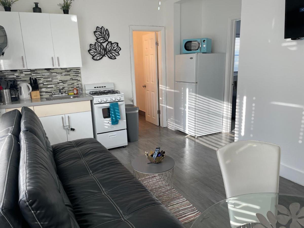 Trendy Studios In Hollywood Bagian luar foto
