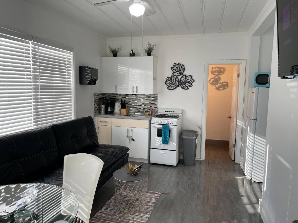 Trendy Studios In Hollywood Bagian luar foto