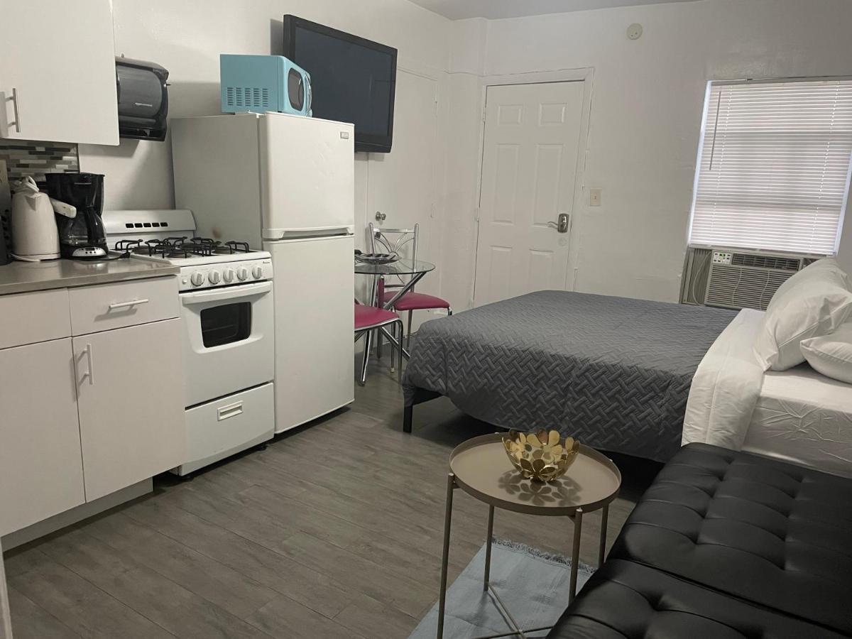 Trendy Studios In Hollywood Bagian luar foto