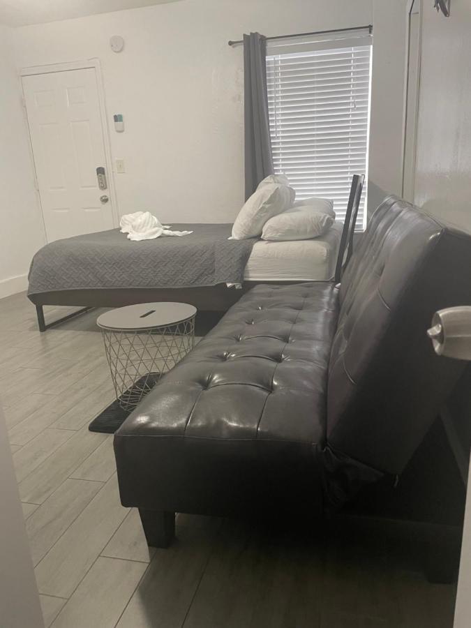 Trendy Studios In Hollywood Bagian luar foto