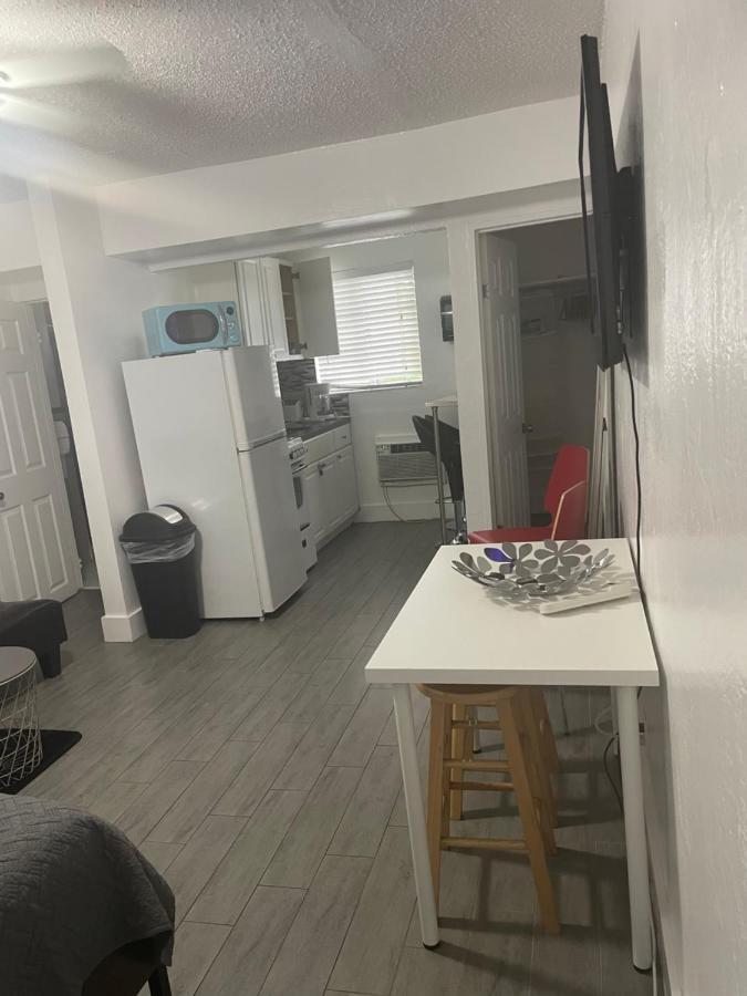 Trendy Studios In Hollywood Bagian luar foto