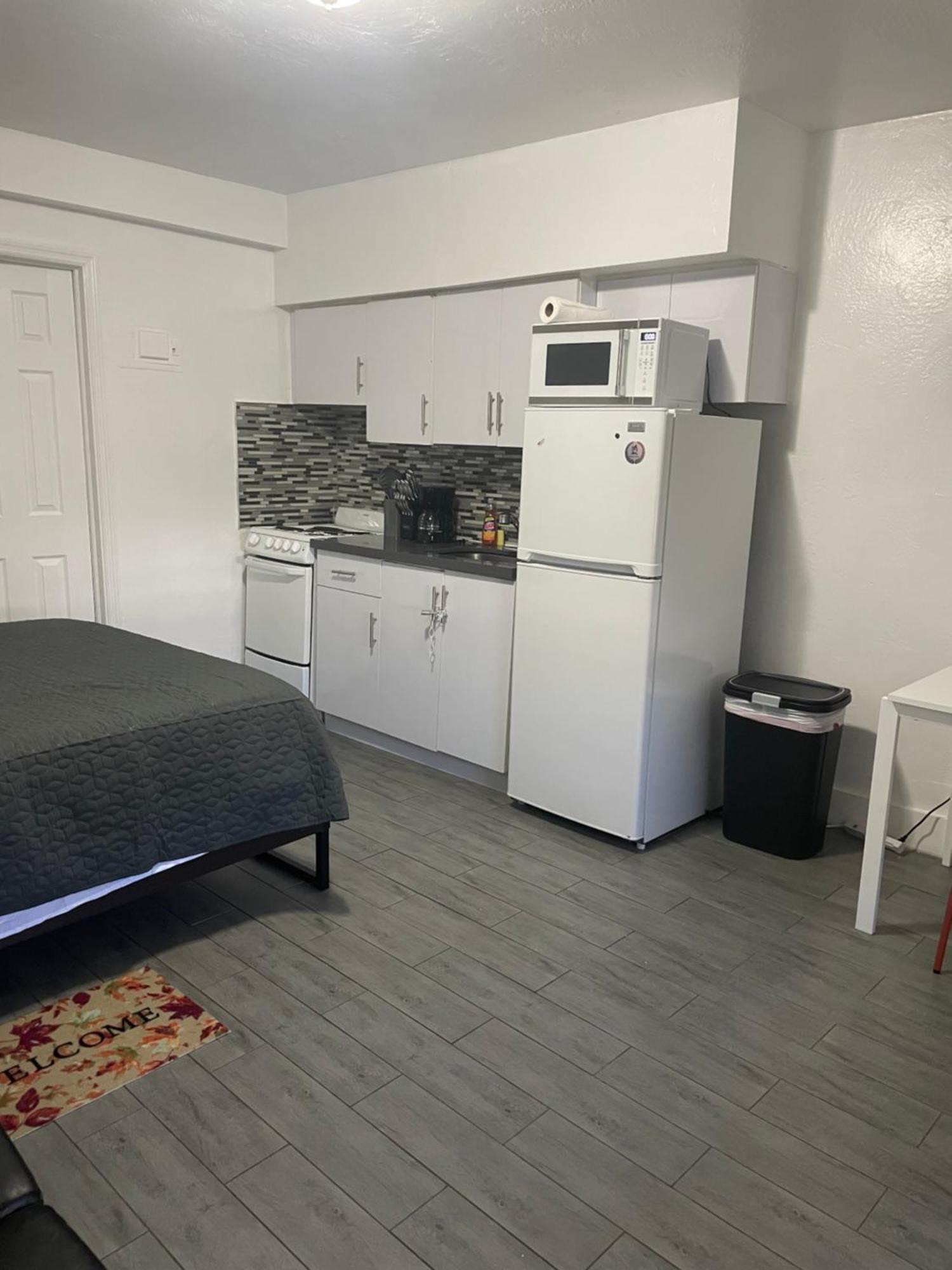 Trendy Studios In Hollywood Bagian luar foto