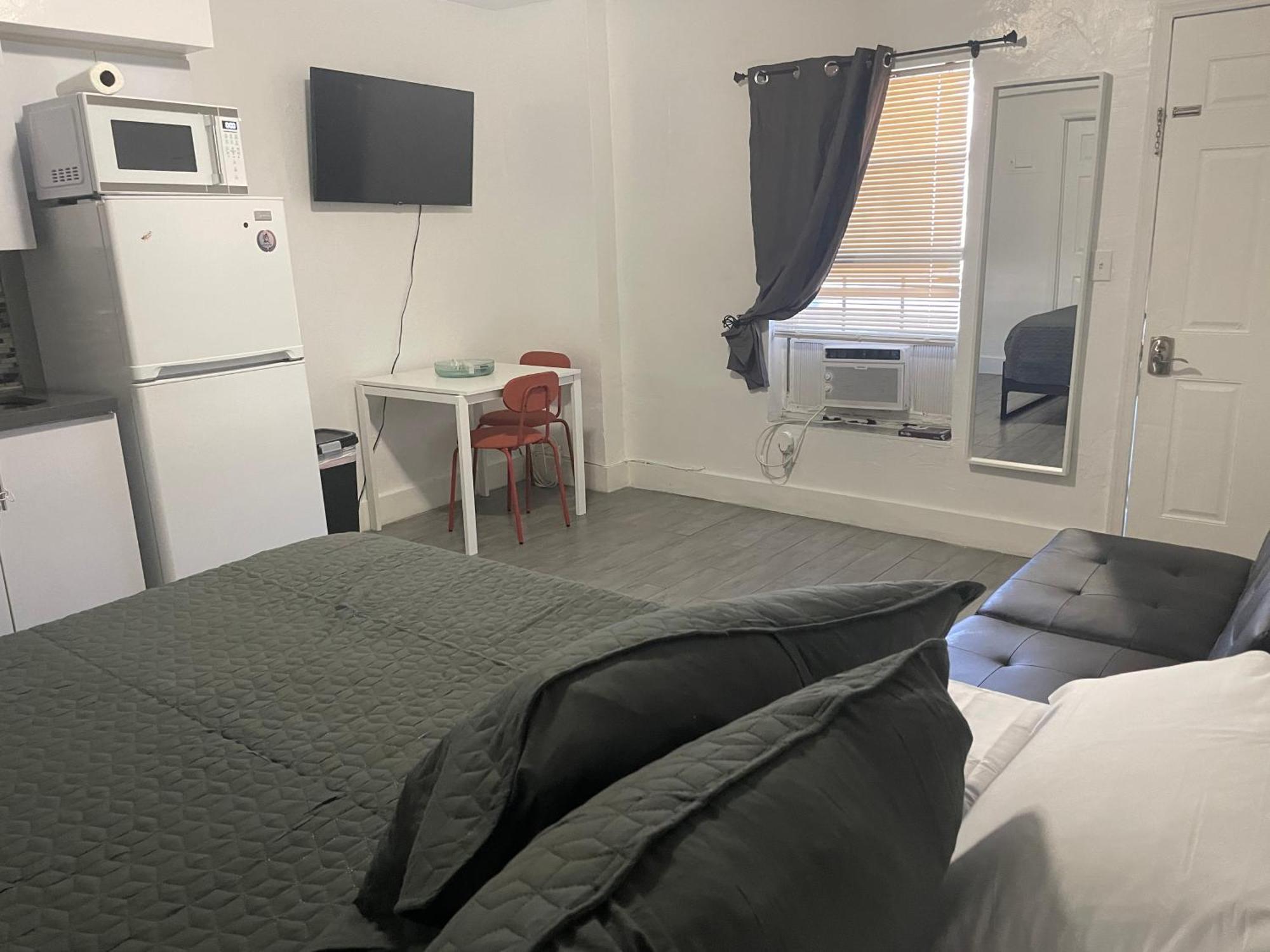 Trendy Studios In Hollywood Bagian luar foto